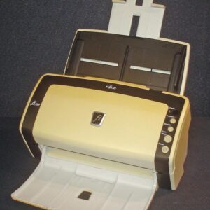 Scanner Fujitsu fi 6130 (Used) A4 سكانر استيراد  بسرعة تصوير 30 ورقة ف الدقيقة و جودة تصوير و نسخ عالية الدقة - Image 1
